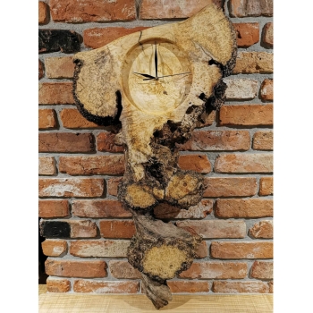 Zegar z drewna klonowego z dużą czeczotą